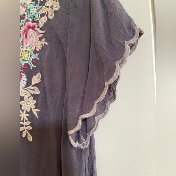 Johnny Was grey embroidered medium tunic - Picture 4 of 8